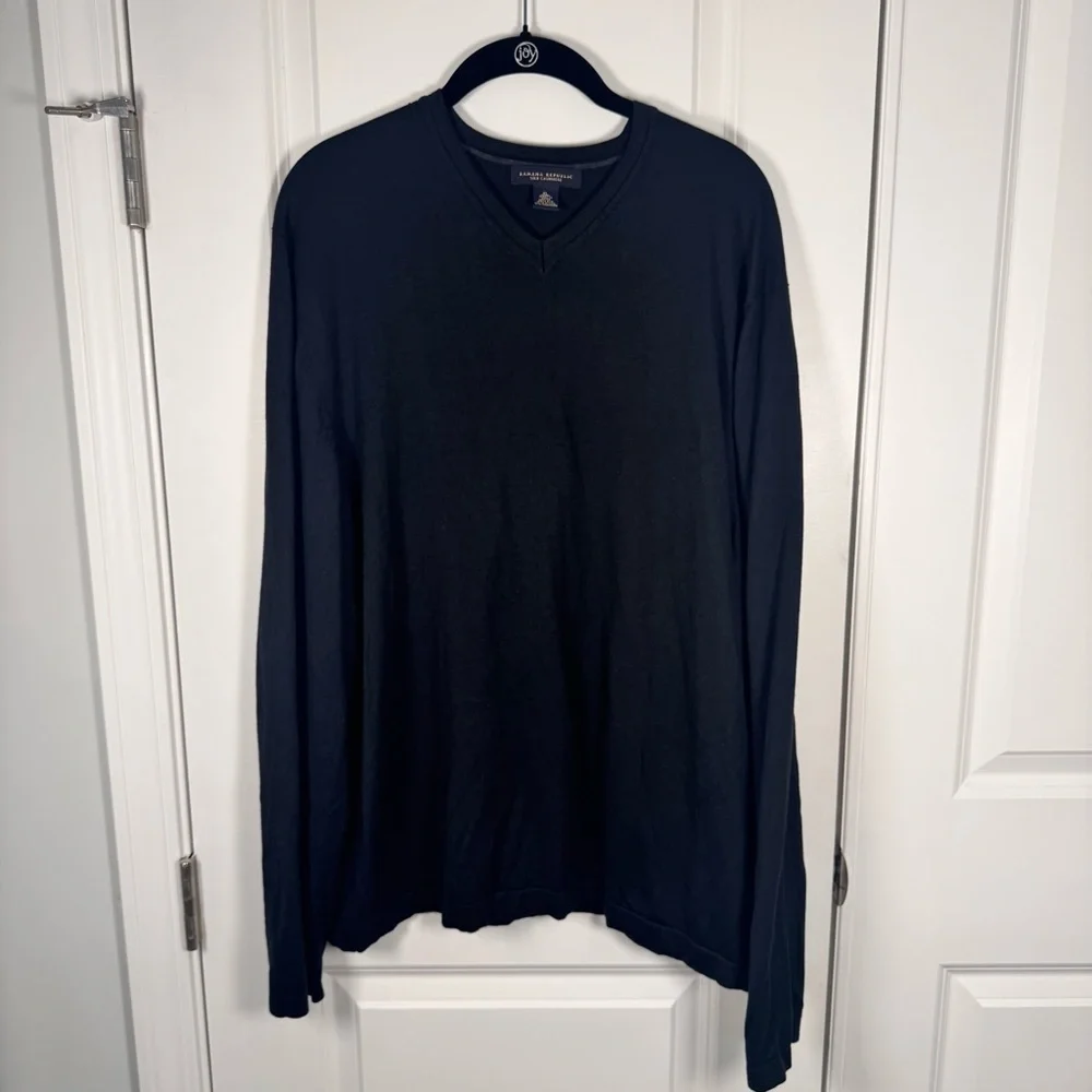 Banana Republic Silk Cashmere V-Neck Sweater Men’s XL Black Quiet Luxury